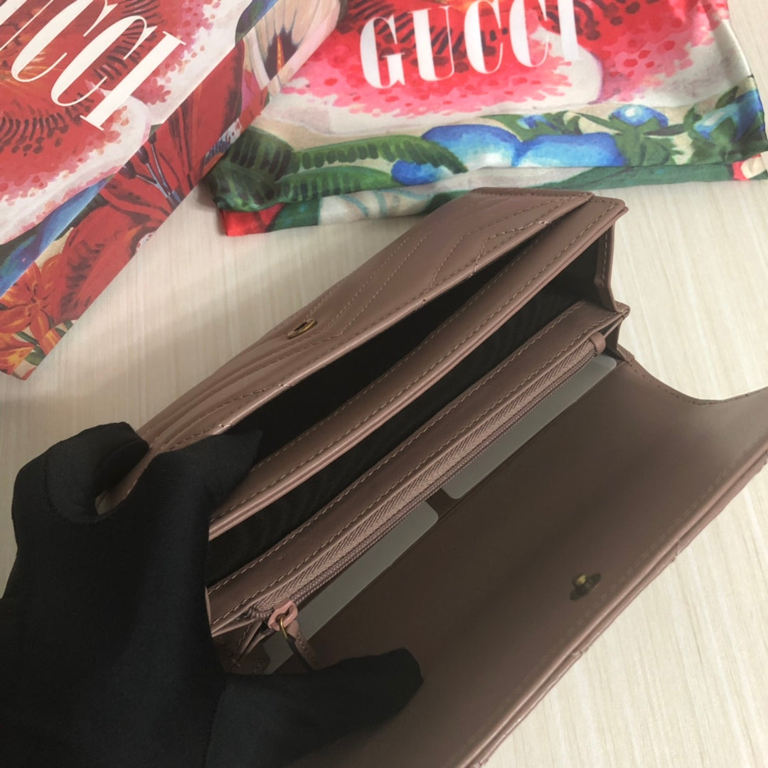 Gucci GG Marmont Continental Wallet