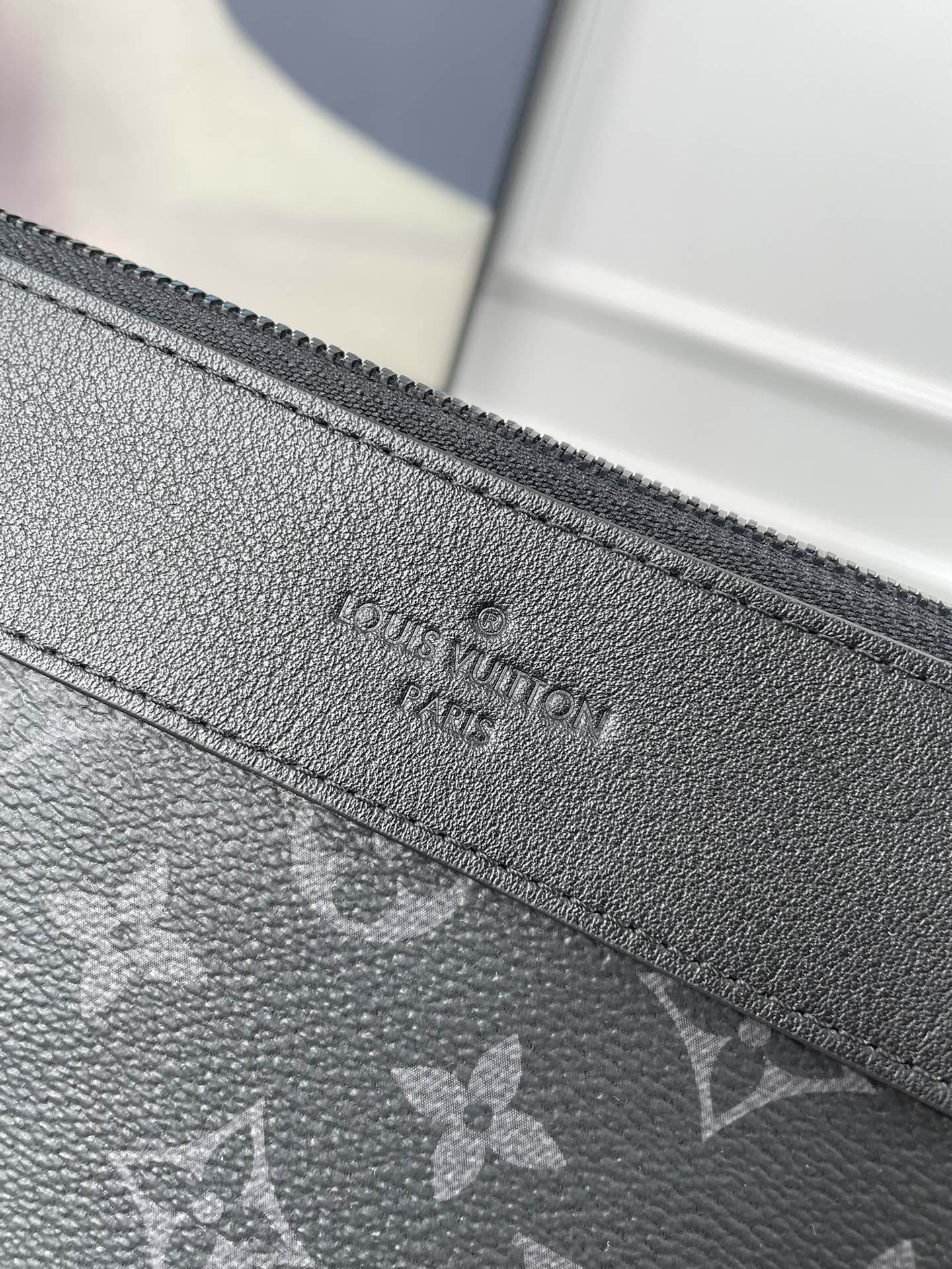 LV Pochette Voyage Souple