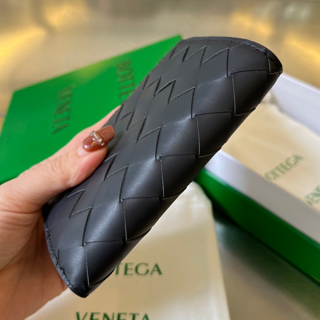 BV Intrecciato Flap Wallet