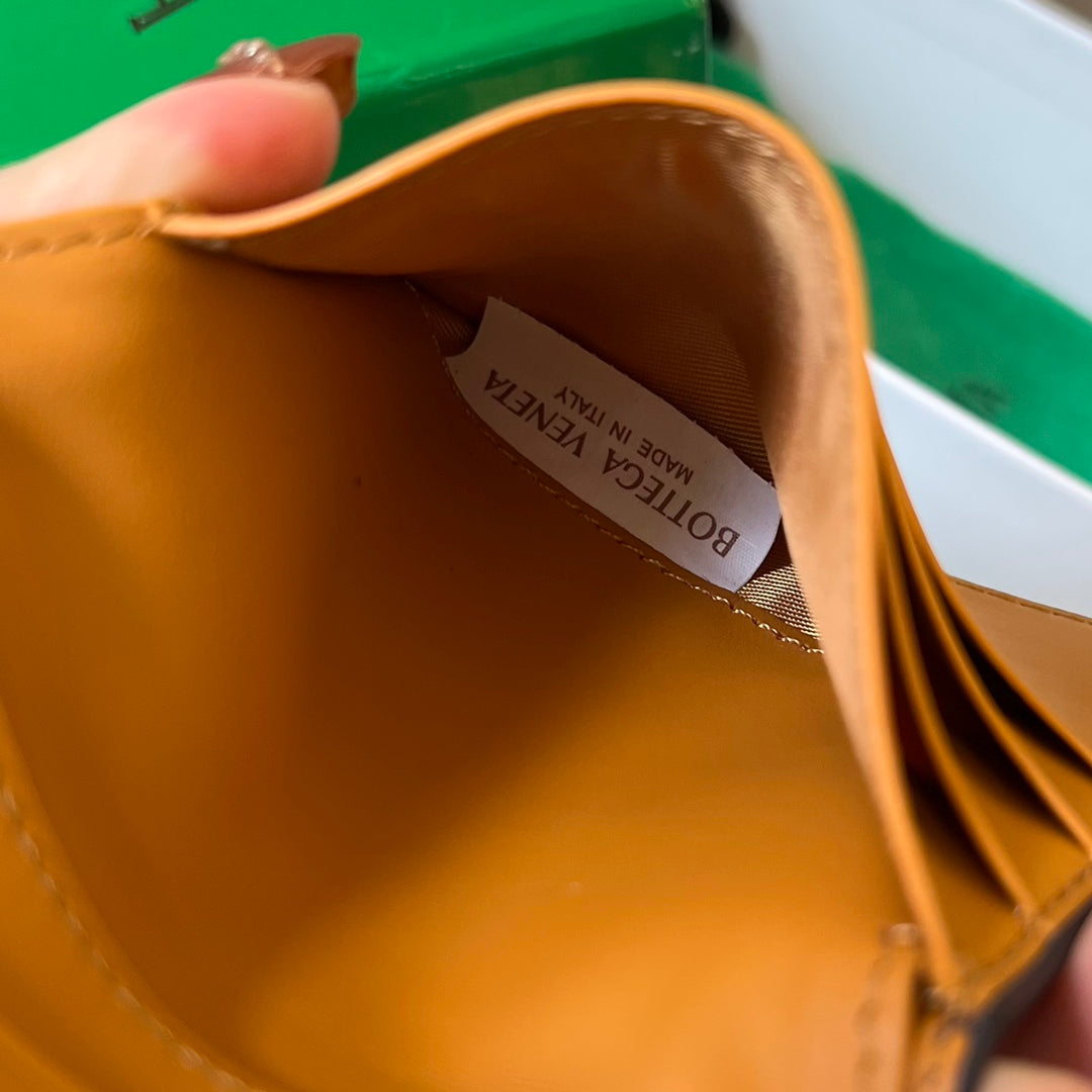 BV Intrecciato Flap Wallet