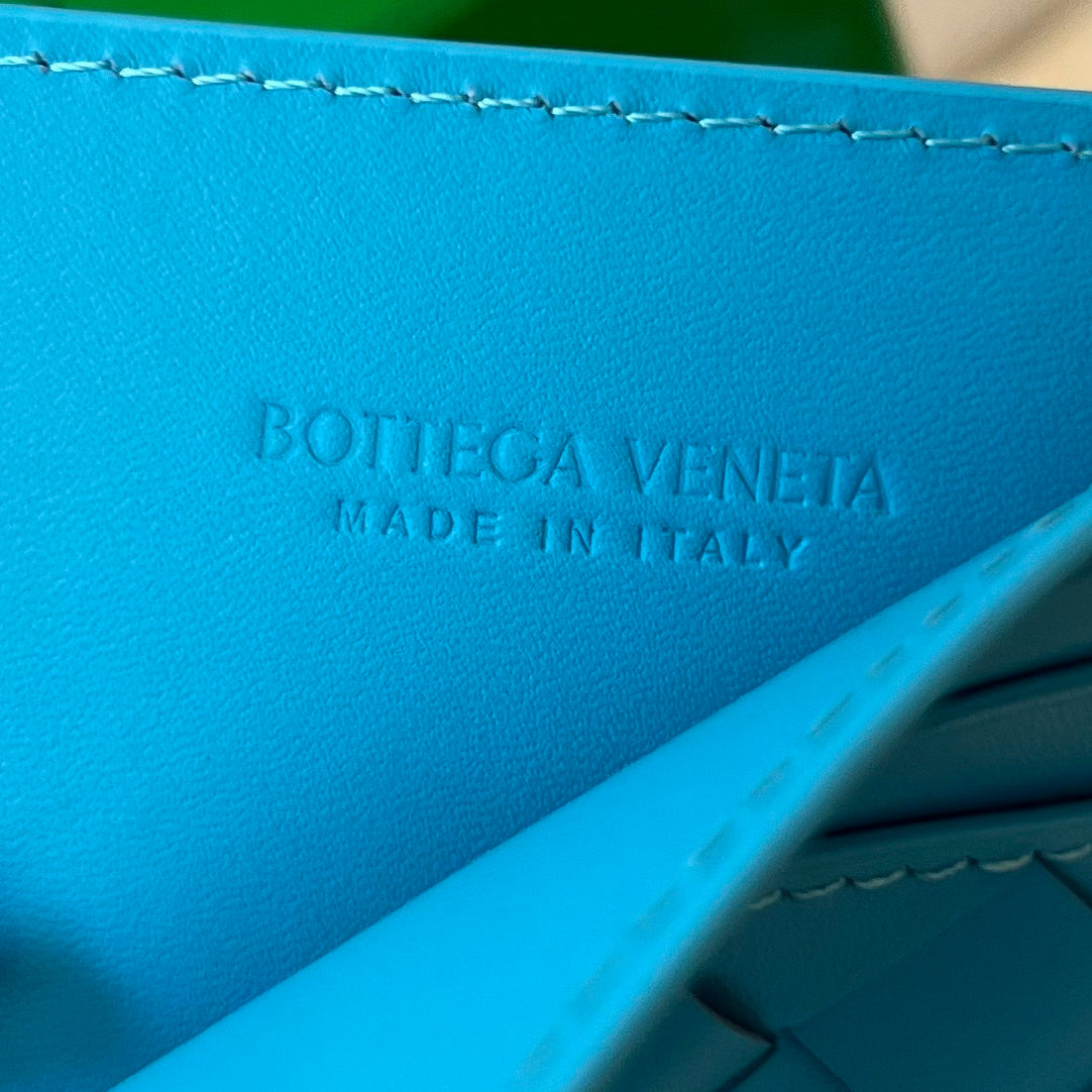BV Intrecciato Credit Card Case