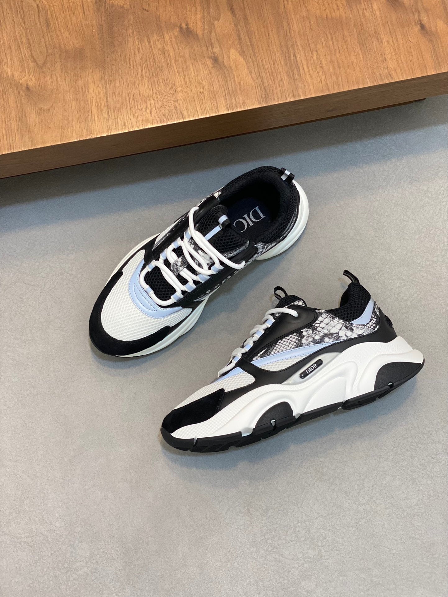 Dior B22 Sneakers