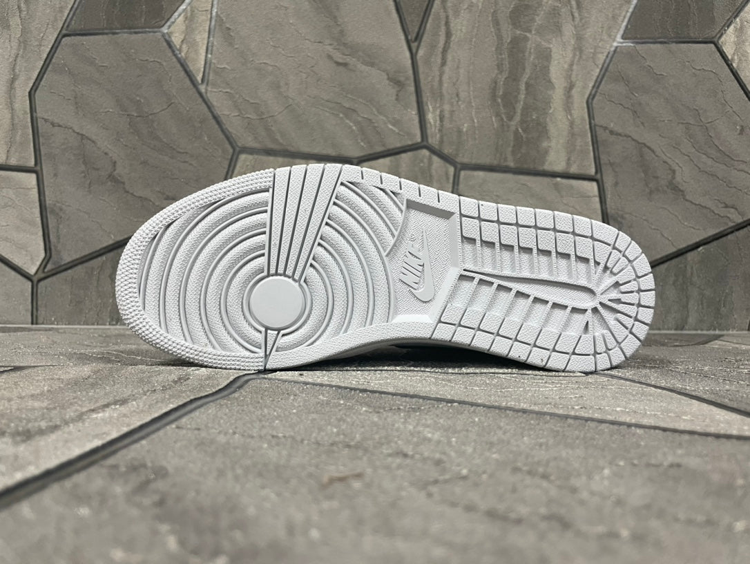 Nike Air Jordan 1 High AJ1