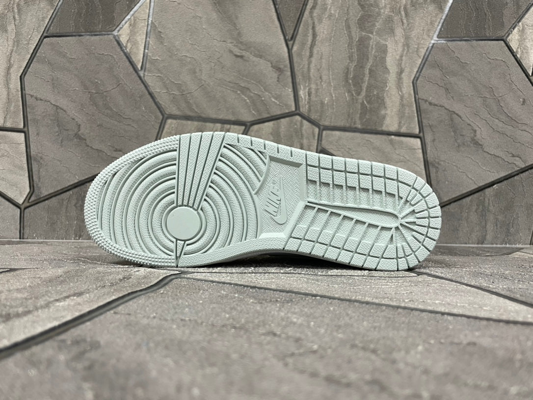 Nike Air Jordan 1 High AJ1