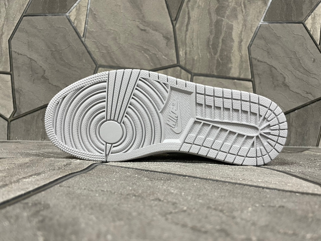 Nike Air Jordan 1 High AJ1