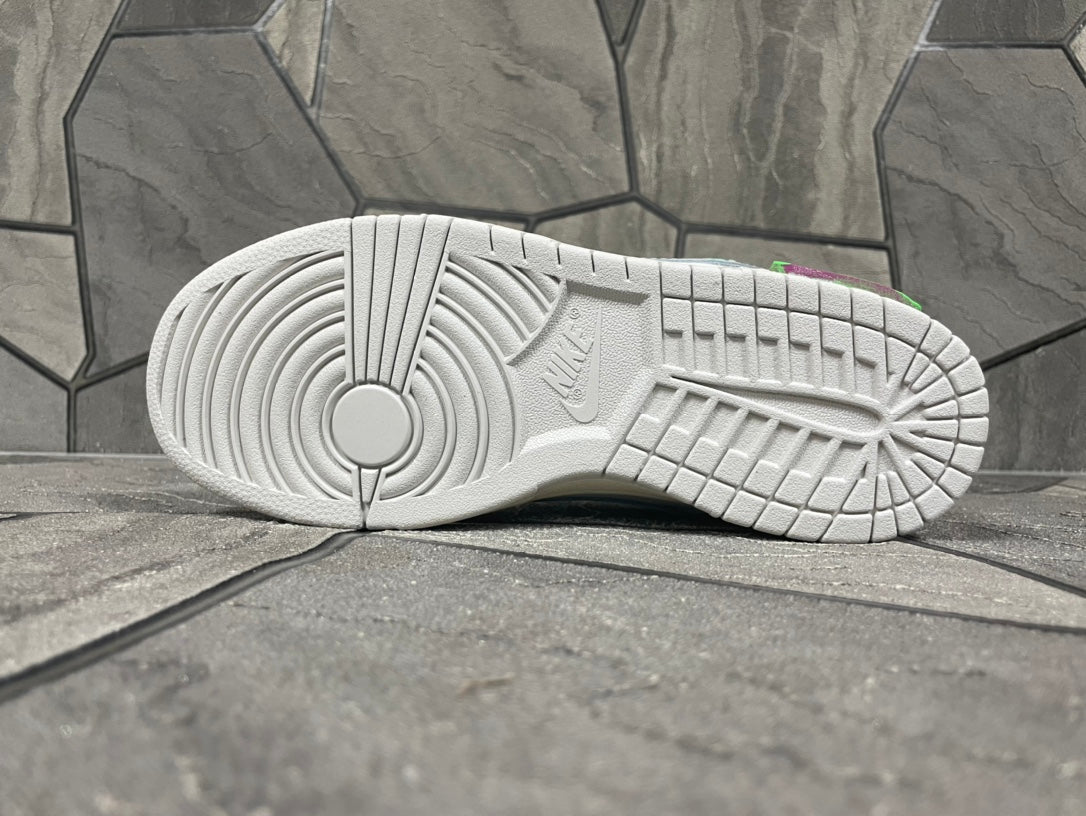 Off-White x Futura x SB Dunk