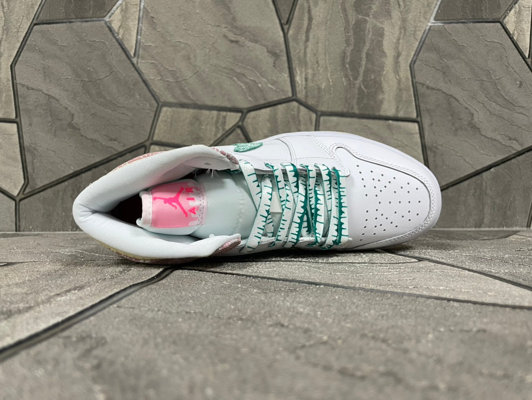 Air Jordan 1 Mid AJ1