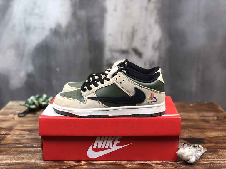 Nike SB Dunk Low PlayStation XTravis Scott X