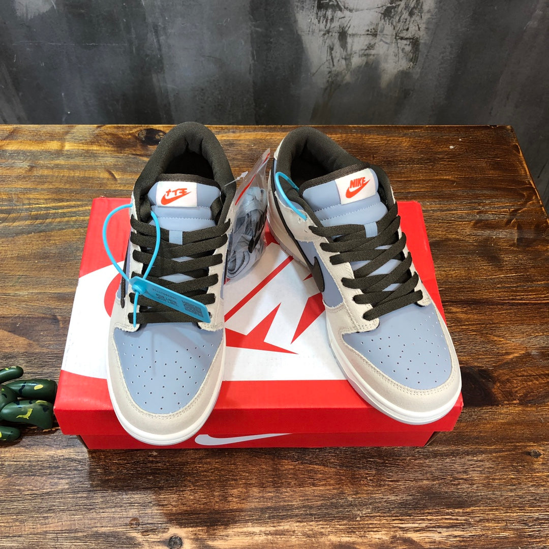 Nike SB Dunk Low PlayStation XTravis Scott X