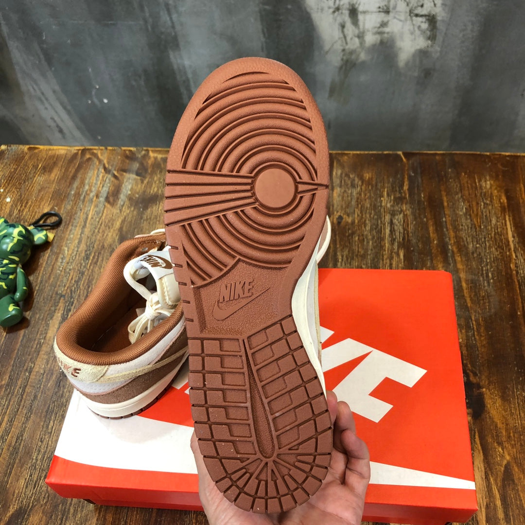 Nike SB Dunk Low "Medium Curry"