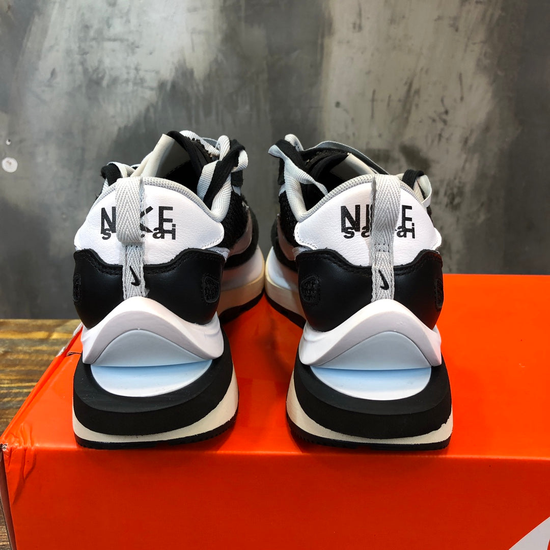 Nike/AirJordan Sacai x NK VaporWaffle 3.0