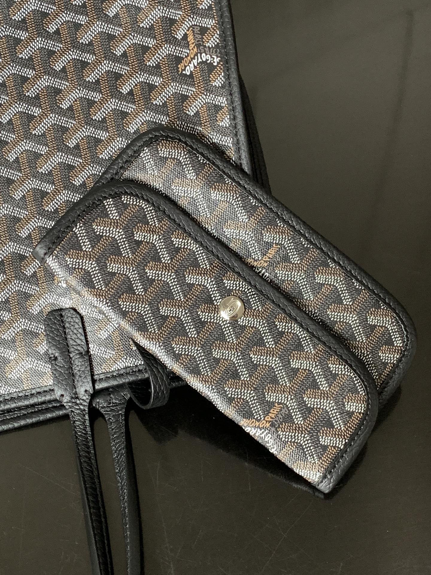 Goyard bag