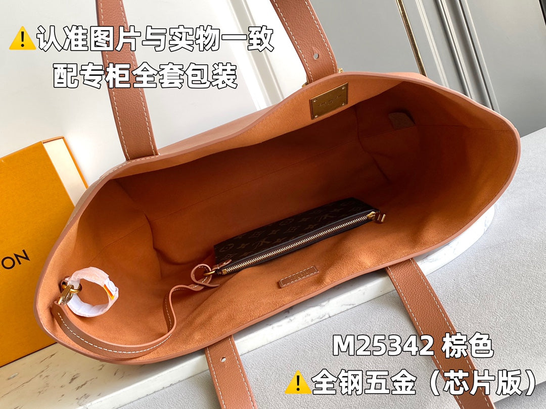 Louis Vuitton Handbag