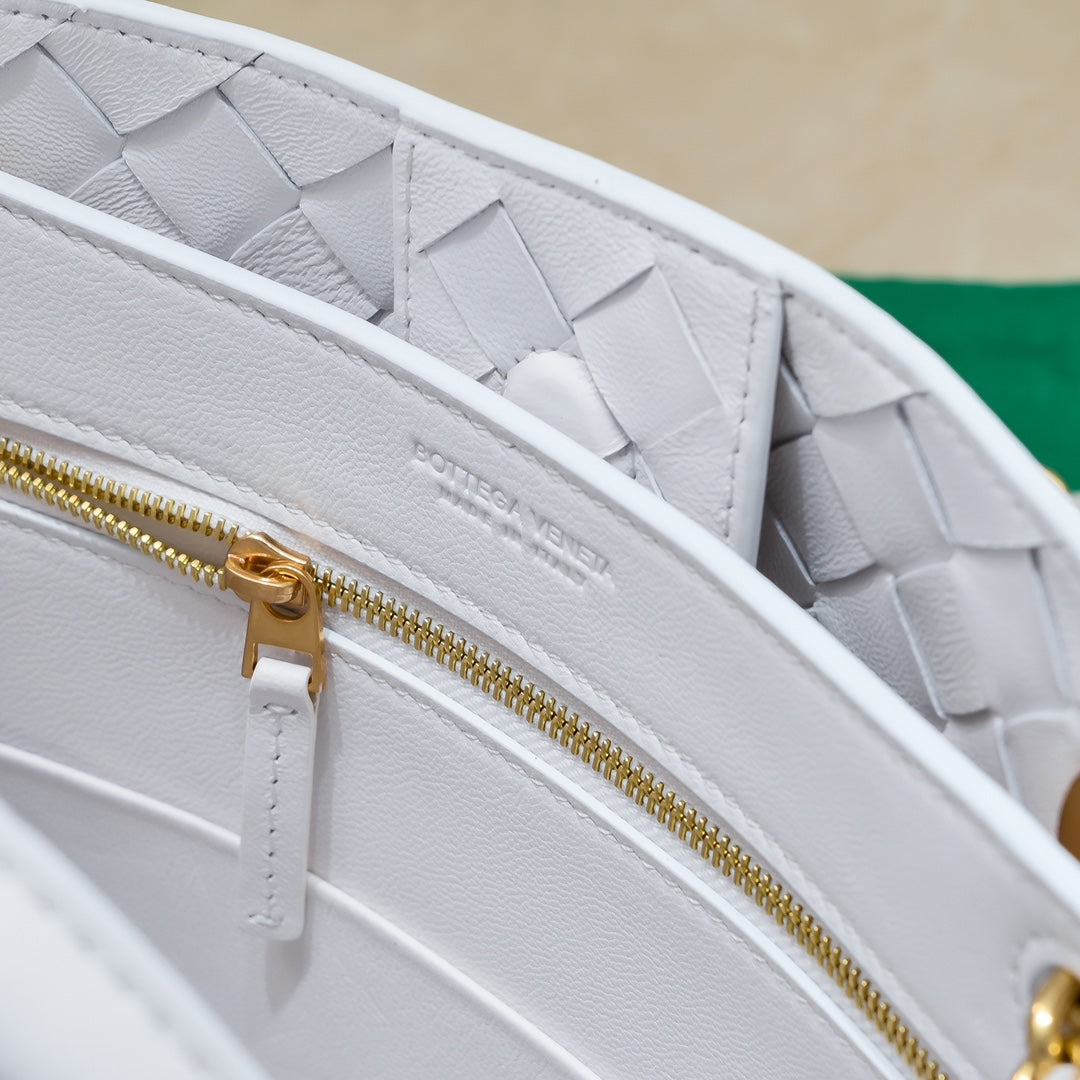 Bottega Veneta Handbag