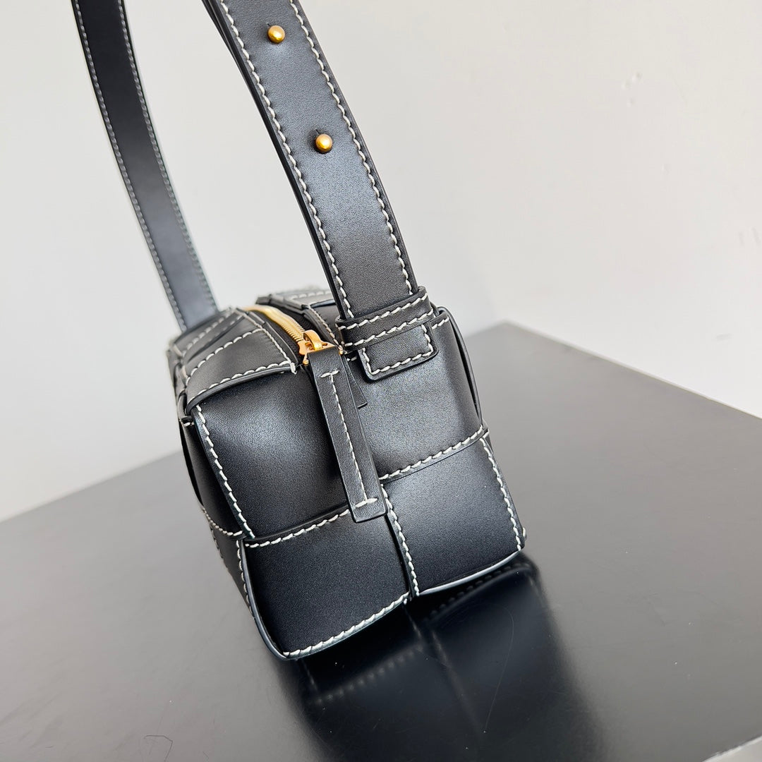 Bottega Veneta Handbag