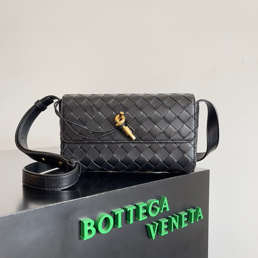 Bottega Veneta Handbag