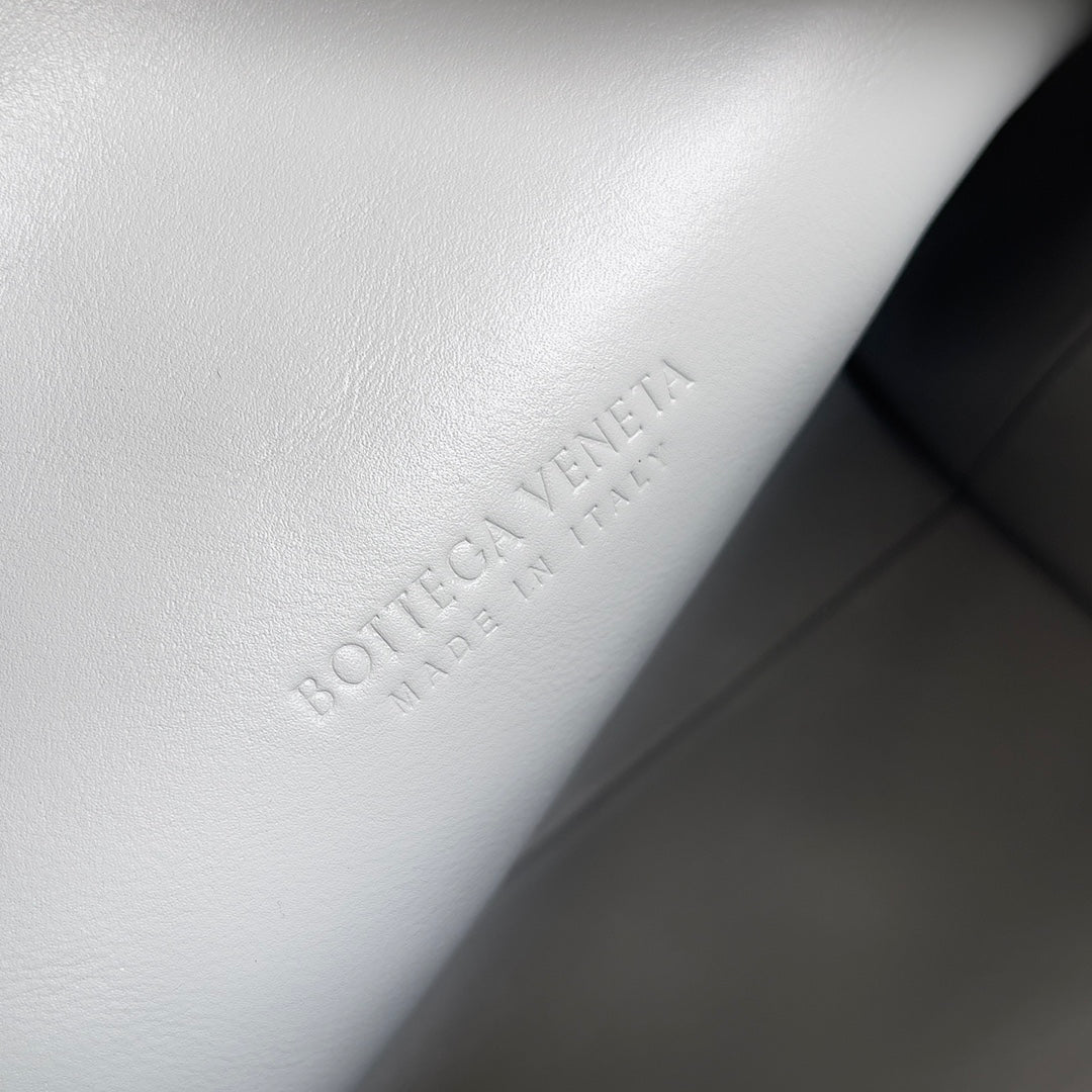 Bottega Veneta Handbag