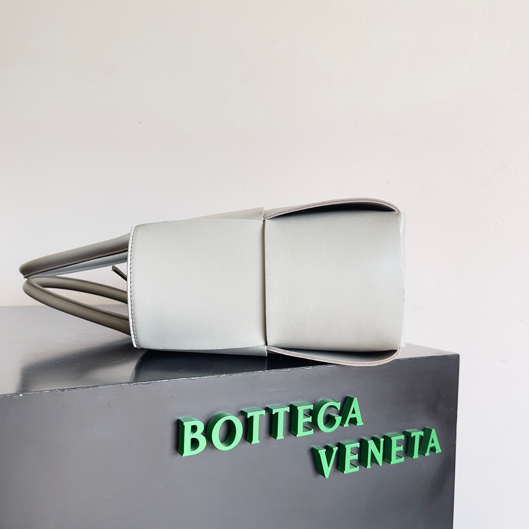 Bottega Veneta Handbag