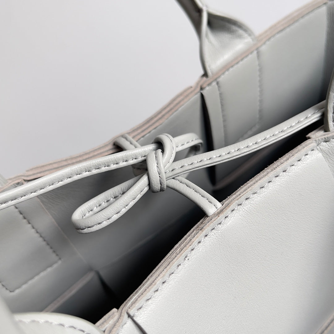 Bottega Veneta Handbag