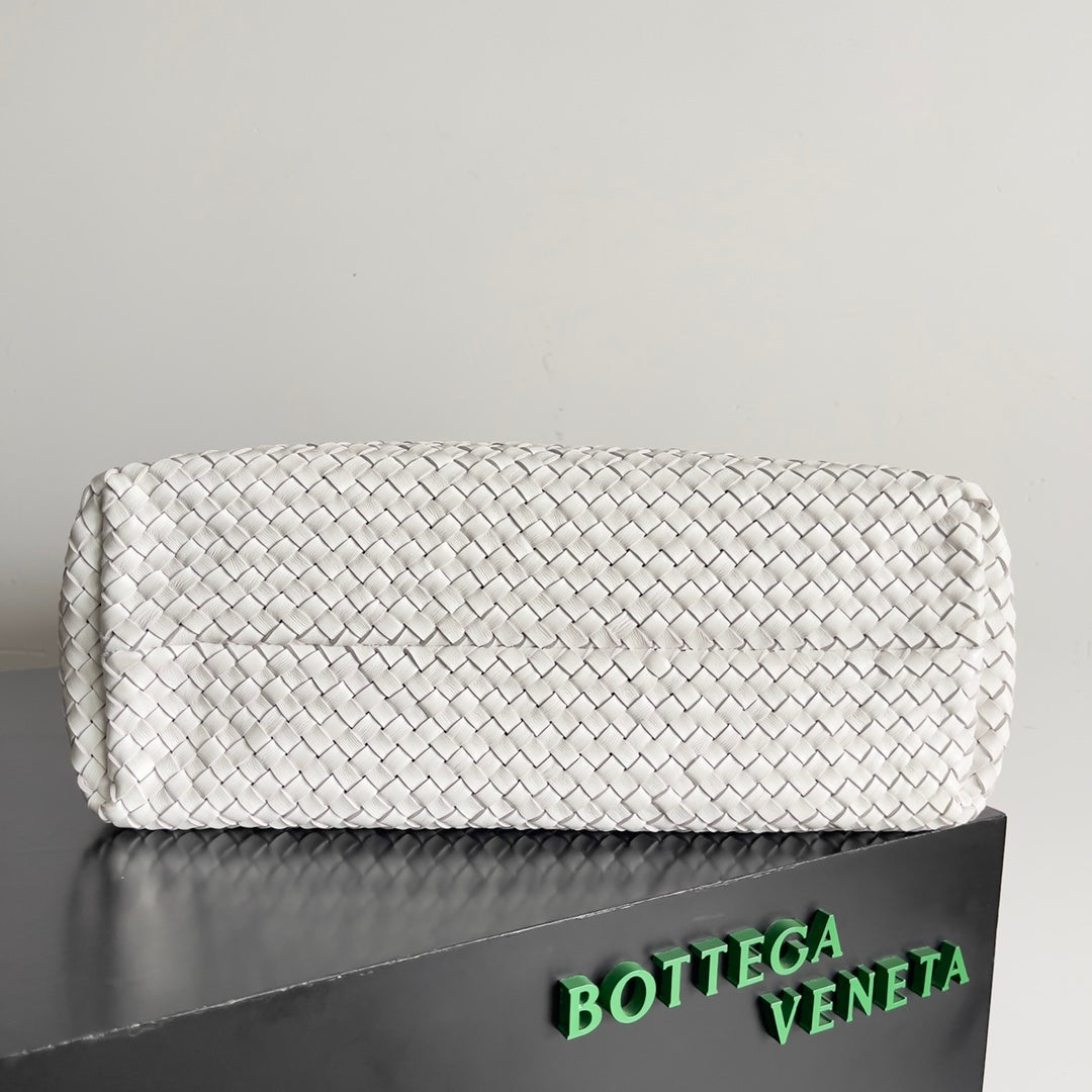 Bottega Veneta Handbag