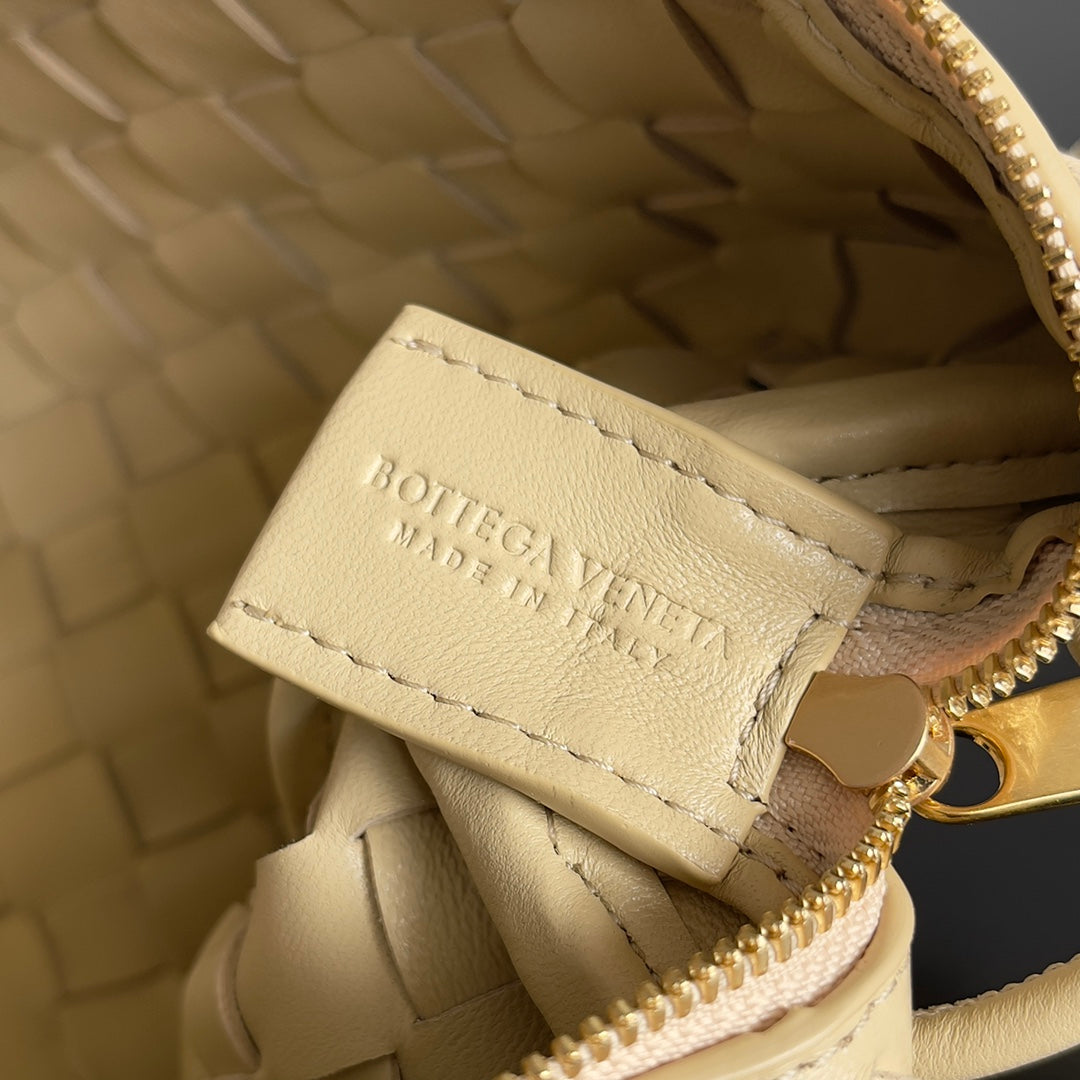 Bottega Veneta Handbag