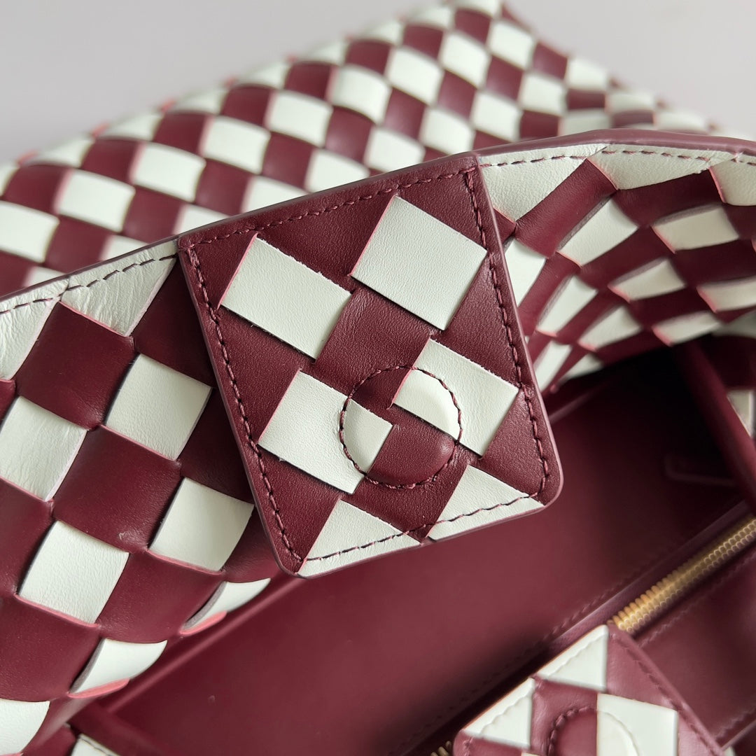 Bottega Veneta Handbag