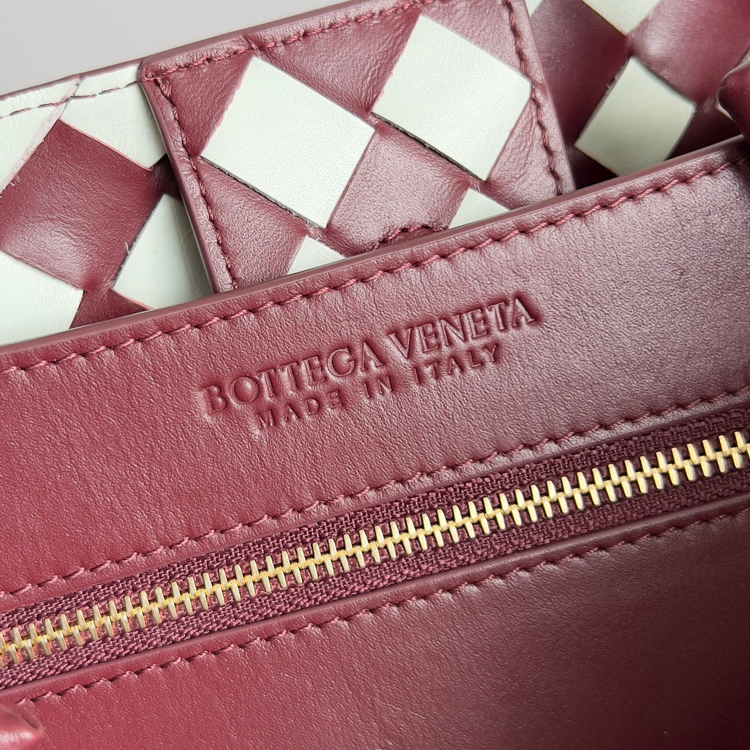 Bottega Veneta Handbag