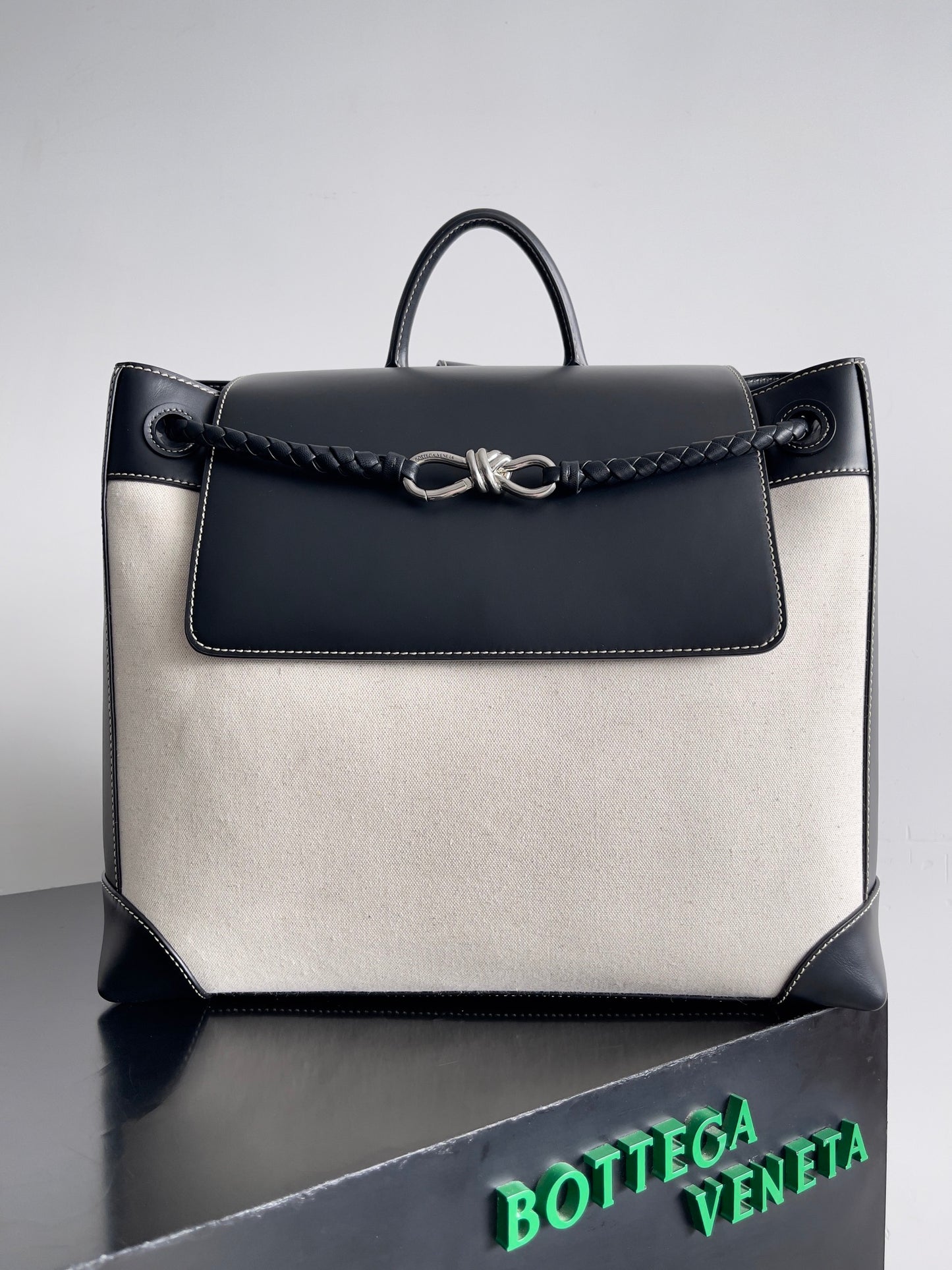 Bottega Veneta Handbag