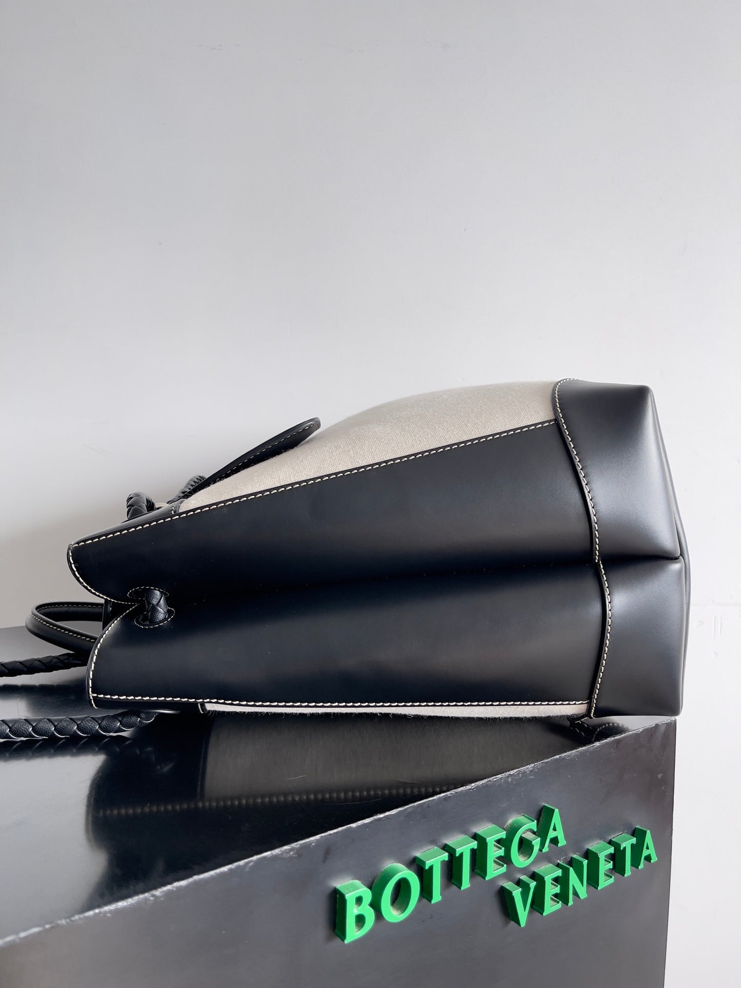 Bottega Veneta Handbag