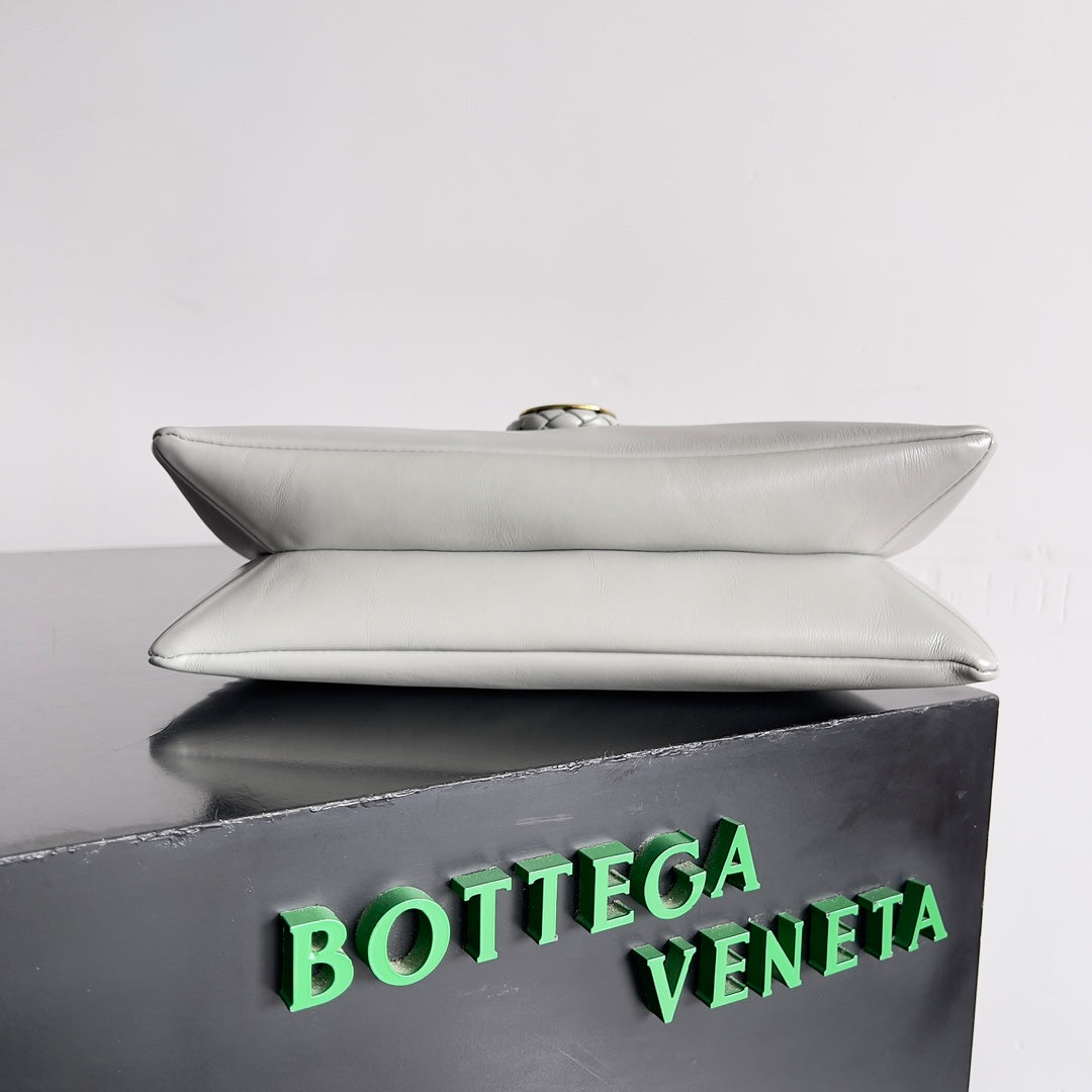 Bottega Veneta Handbag