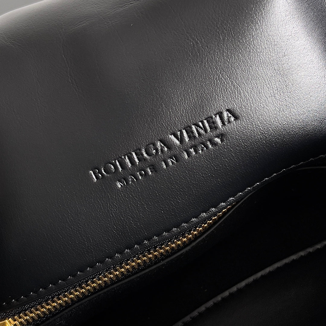 Bottega Veneta Handbag