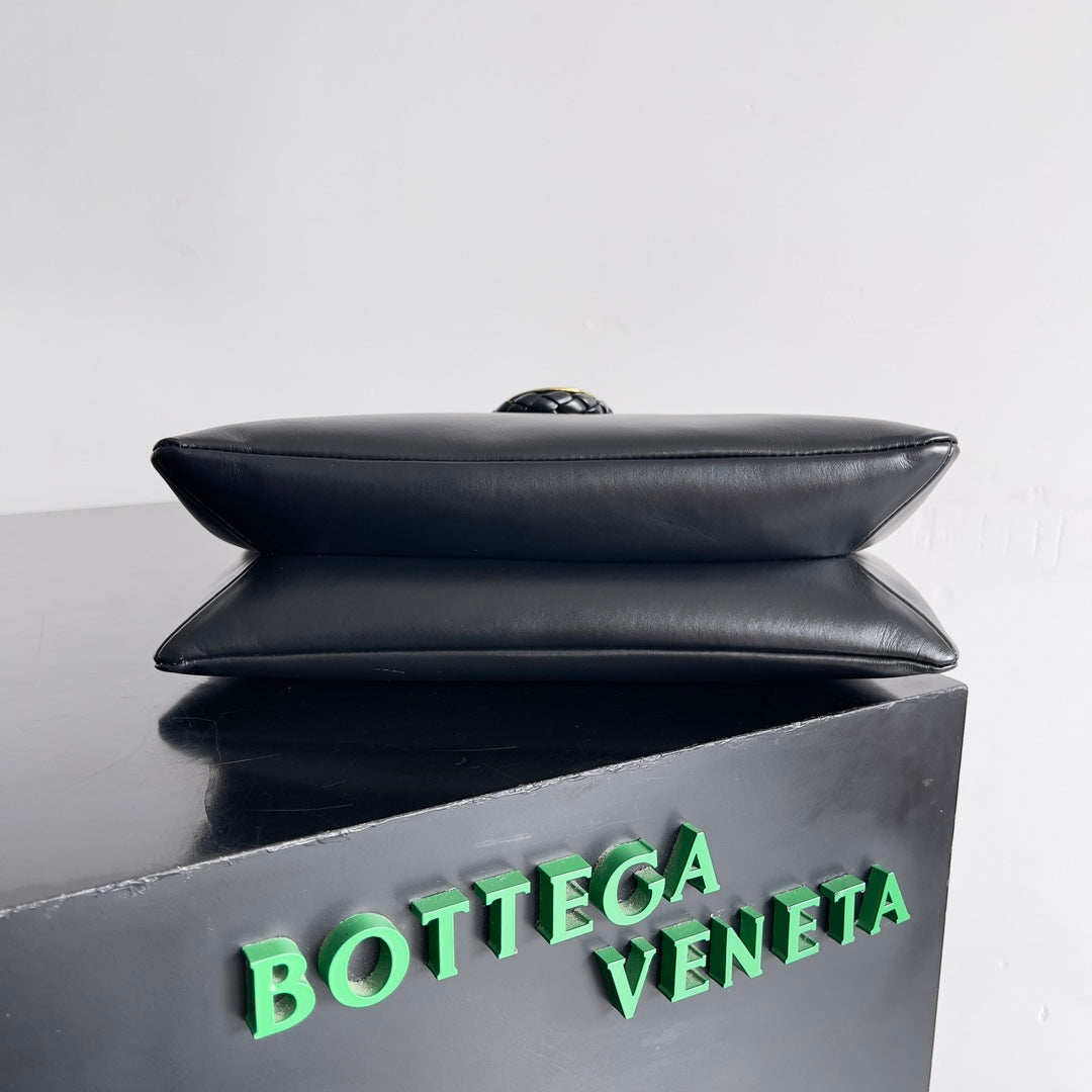 Bottega Veneta Handbag