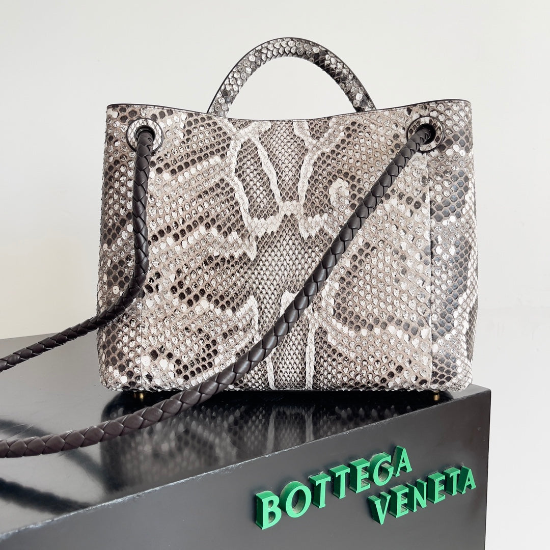 Bottega Veneta Handbag