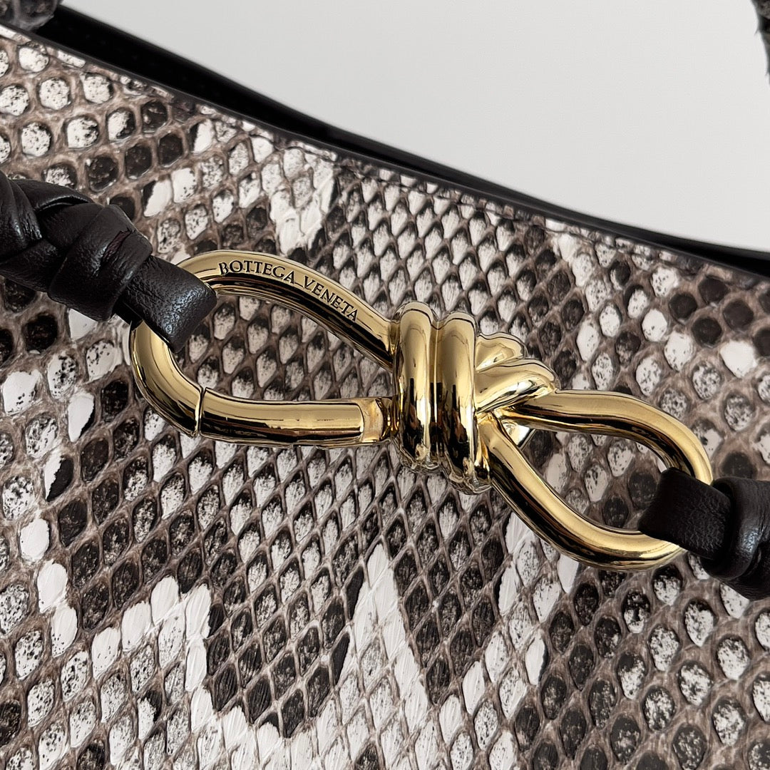 Bottega Veneta Handbag