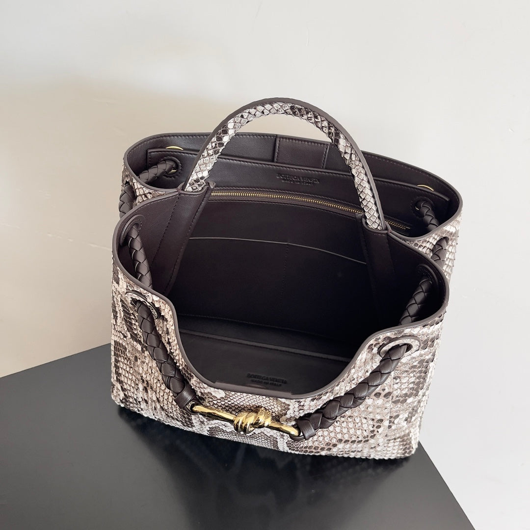 Bottega Veneta Handbag