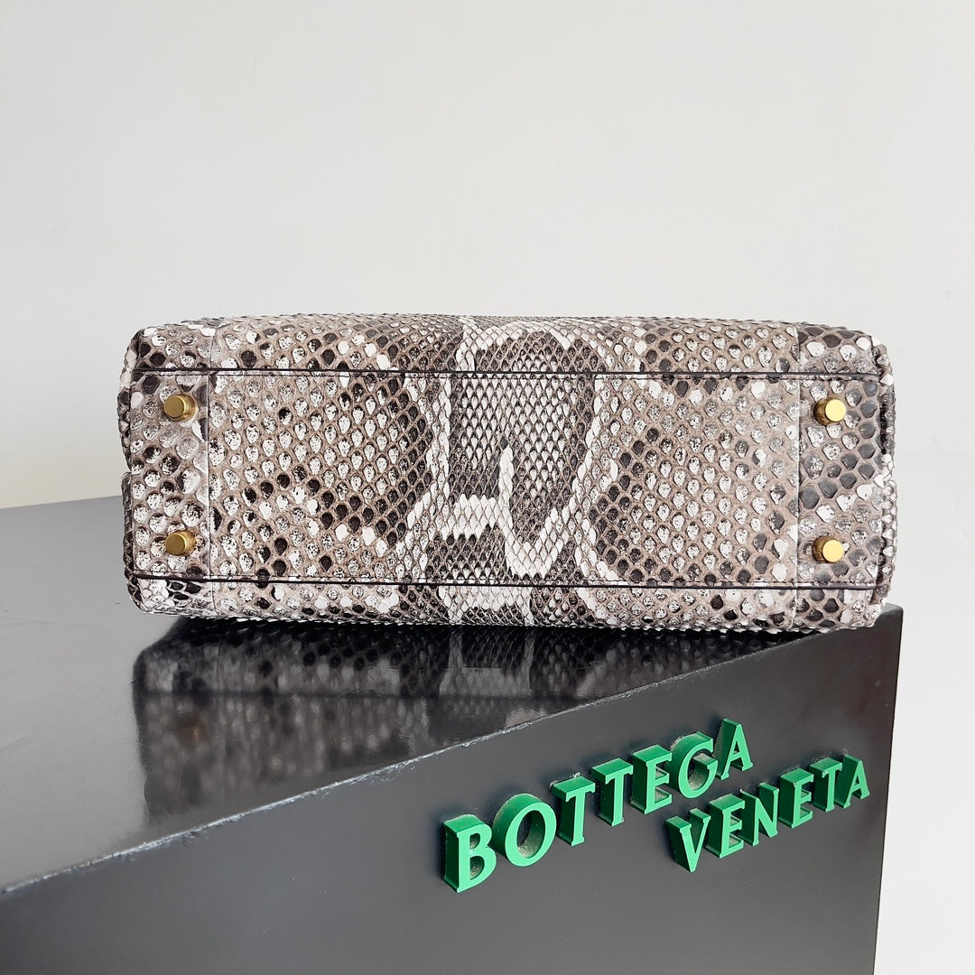 Bottega Veneta Handbag